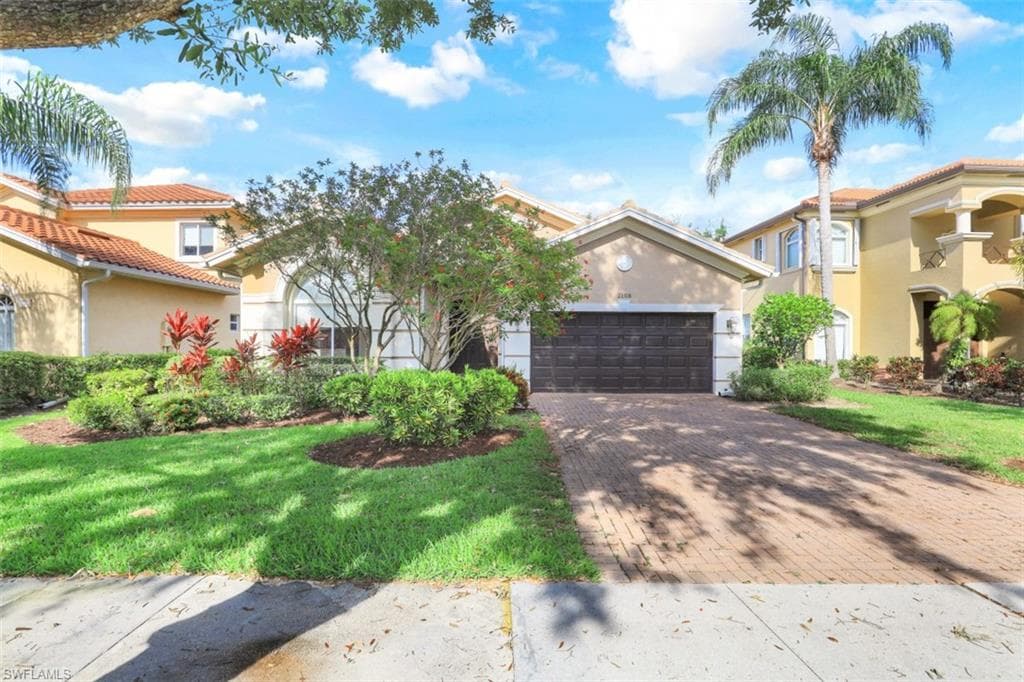 2108 Par DR NAPLES, FL 34120