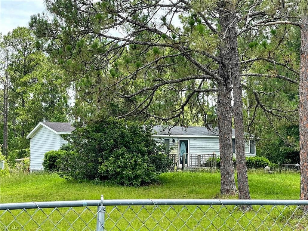 2574 Russell RD GREEN COVE SPRINGS, FL 32043
