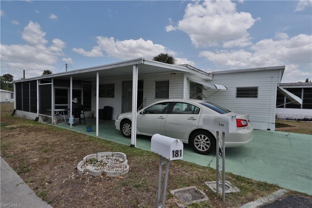 177 Lantern LN NORTH FORT MYERS, FL 33917