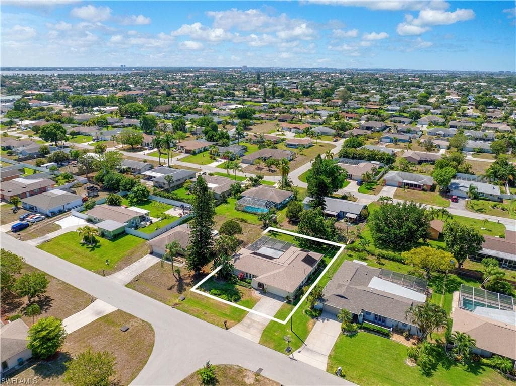 1318 34th TER CAPE CORAL, FL 33904