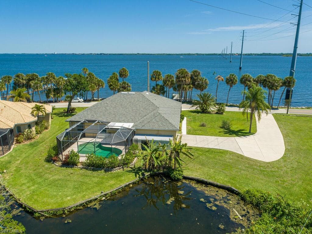 3435 Indian River DR COCOA, FL 32926