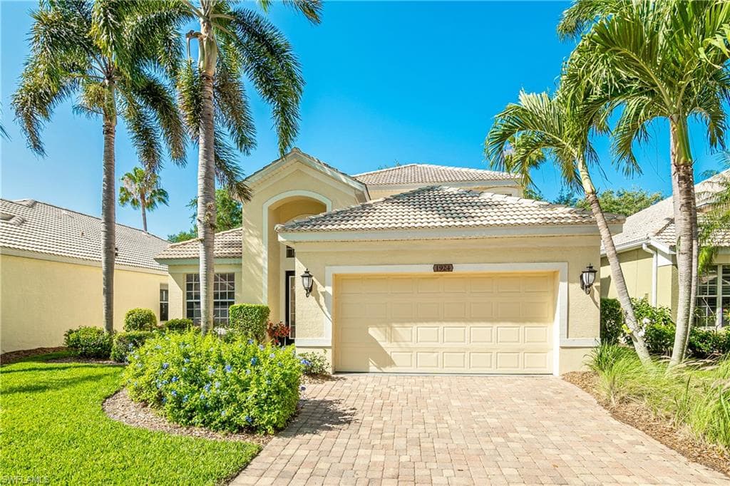 1924 Timarron WAY NAPLES, FL 34109