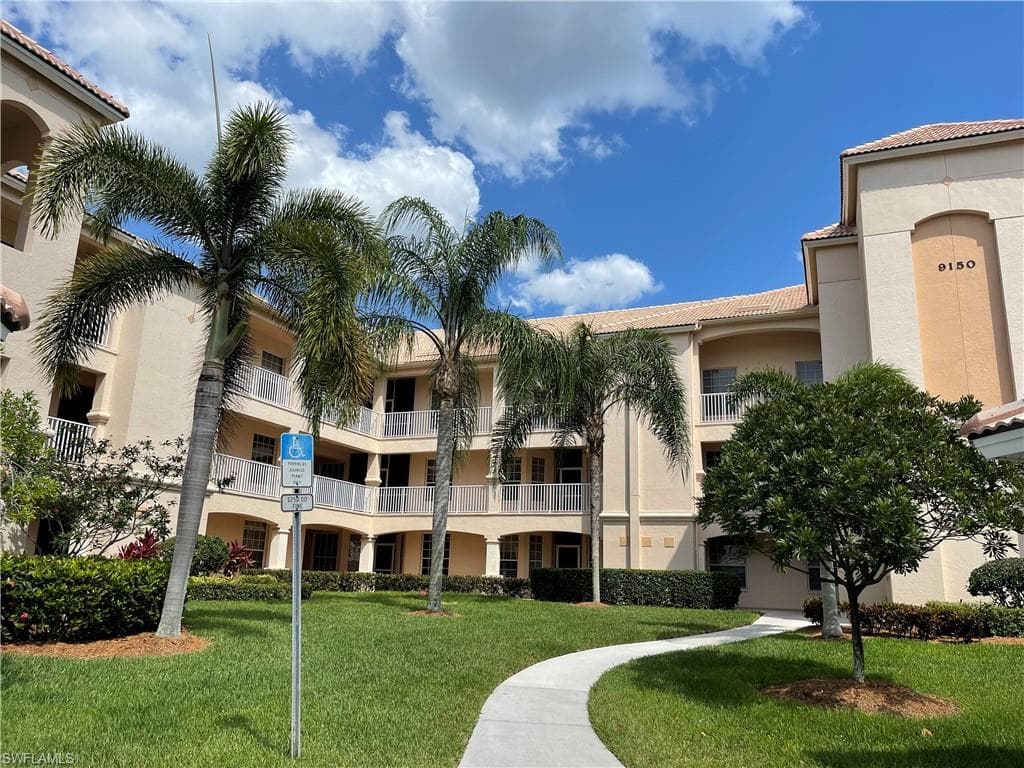 9150 Southmont CV 203 FORT MYERS, FL 33908