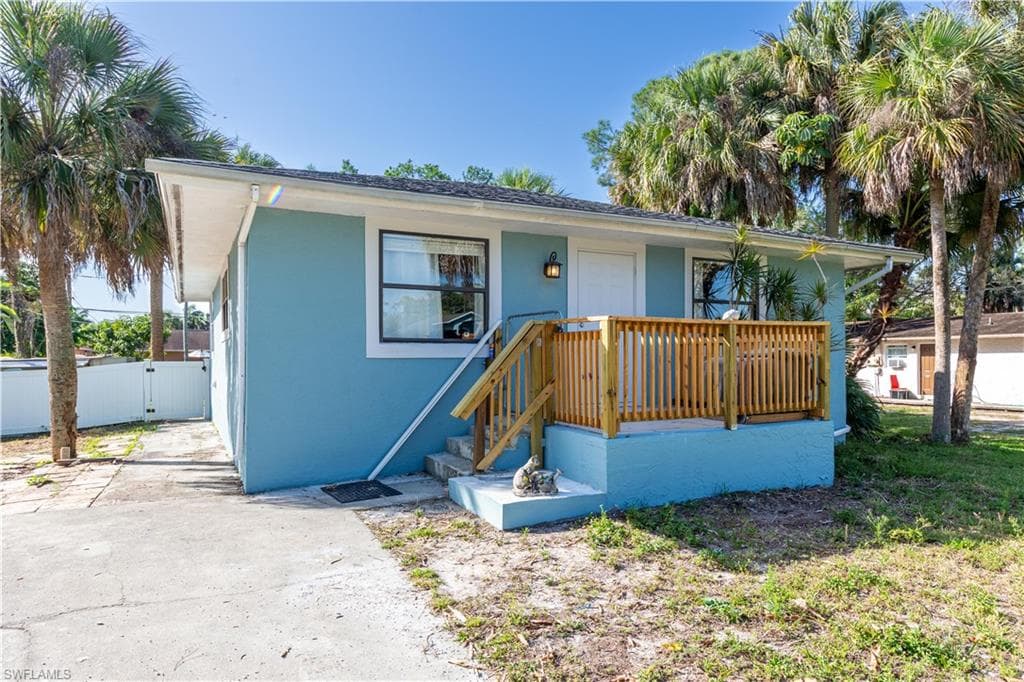 5218 Sholtz ST NAPLES, FL 34113