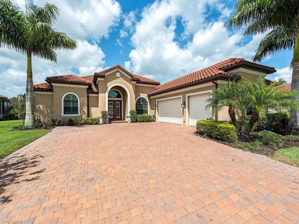 1508 Mockingbird DR NAPLES, FL 34120