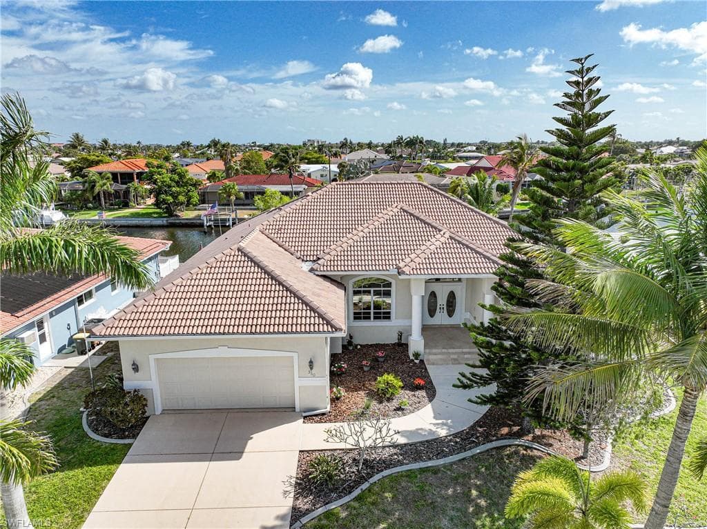 360 Capri Isles CT PUNTA GORDA, FL 33950