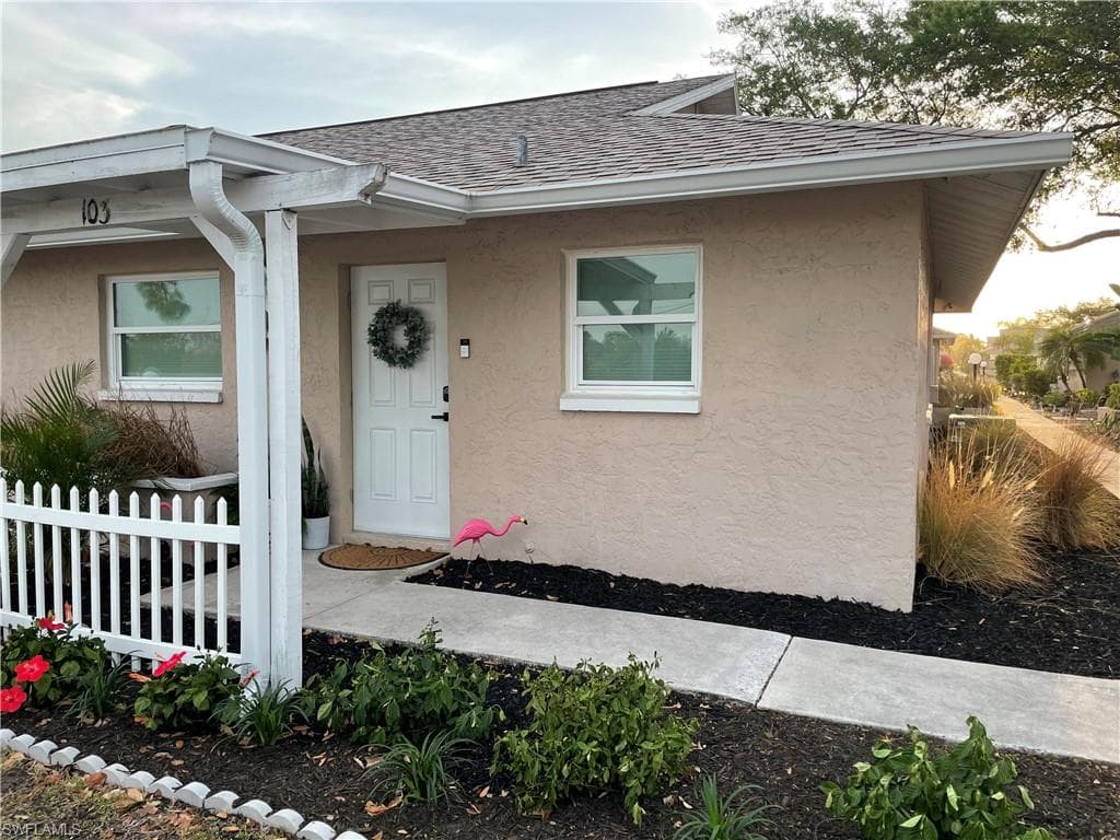27671 Arroyal RD 103 BONITA SPRINGS, FL 34135