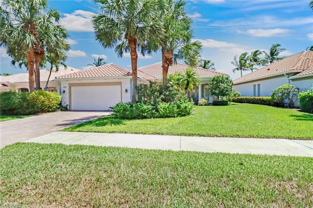 2905 Hatteras WAY NAPLES, FL 34119