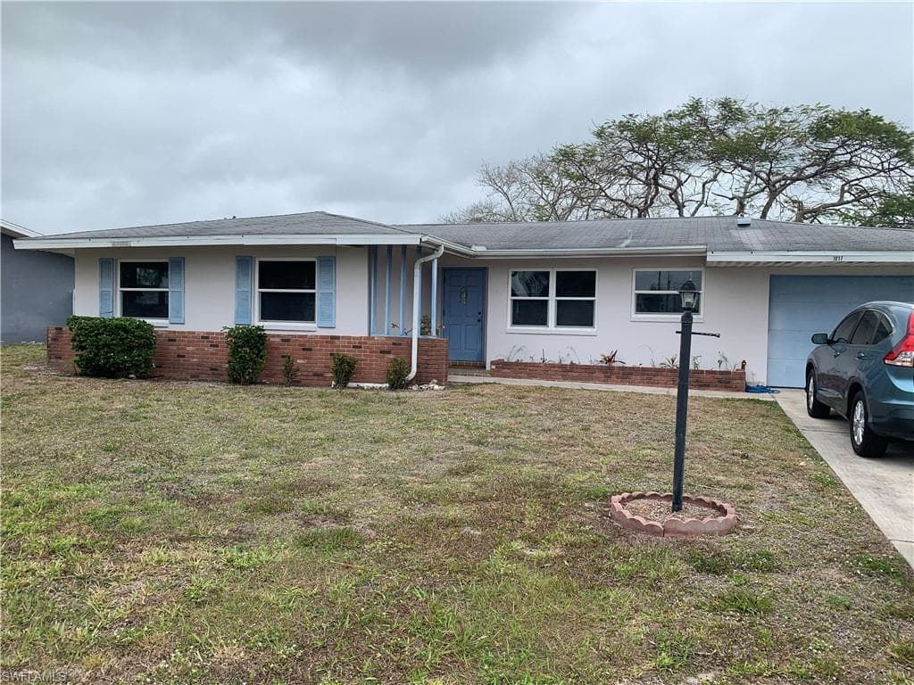 1817 Cornwallis PKY CAPE CORAL, FL 33904