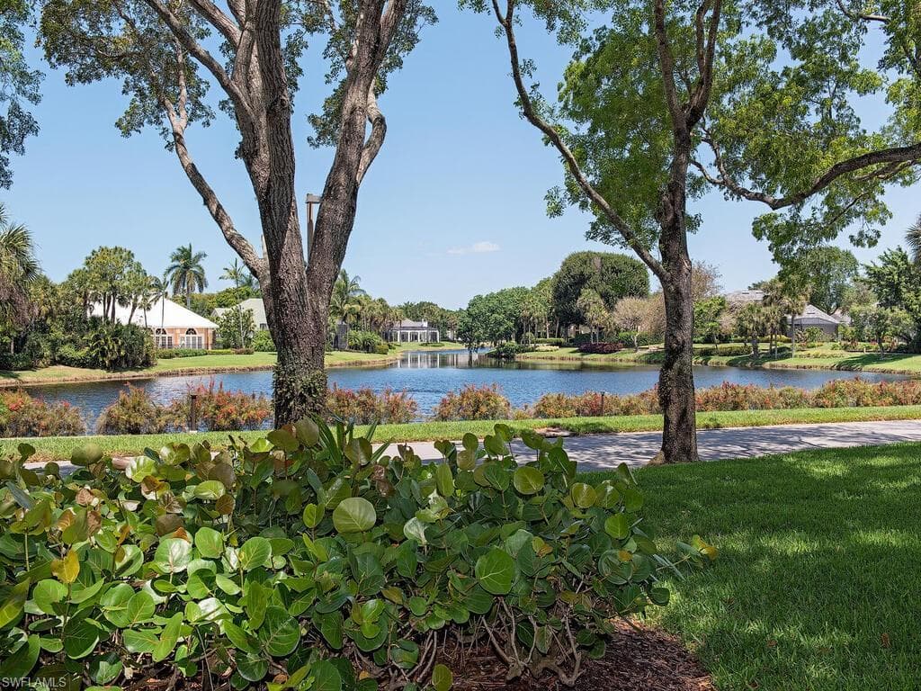 847 Tanbark DR 103 NAPLES, FL 34108