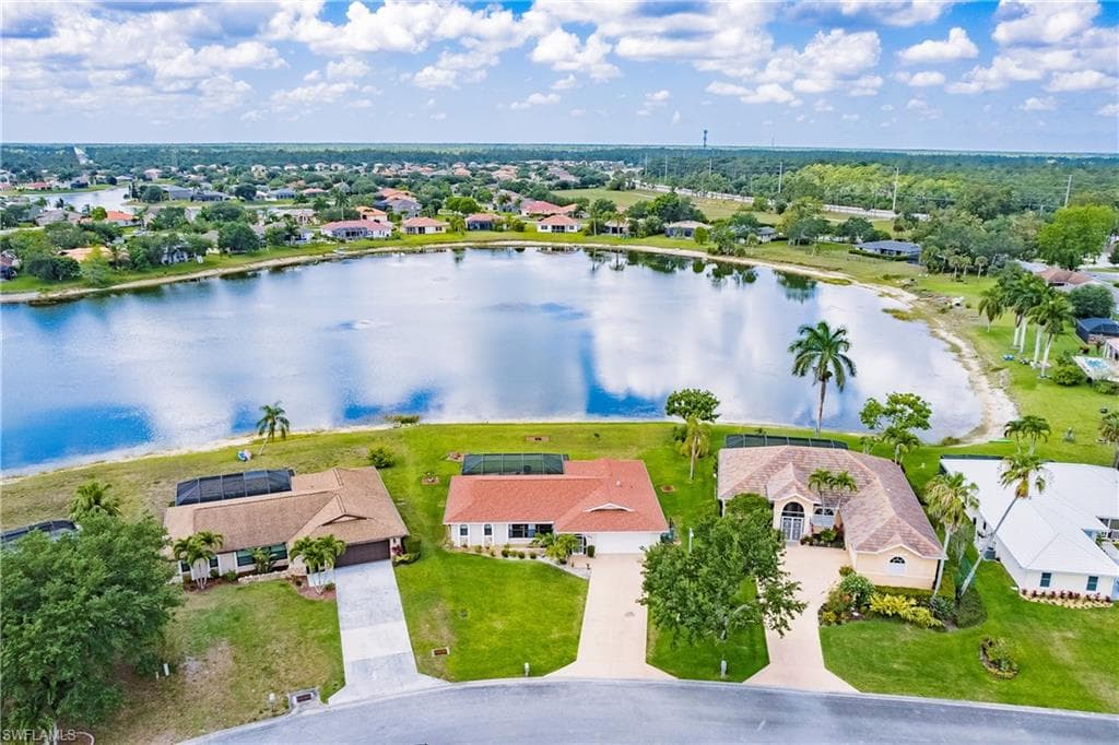 707 Meyer DR NAPLES, FL 34120