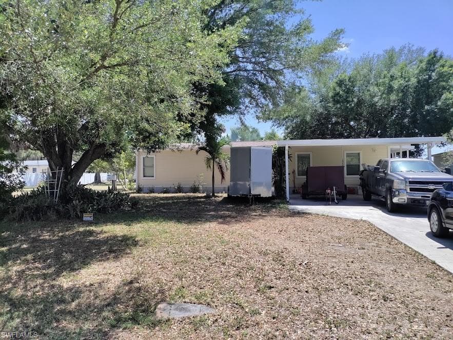 2445 Zoysia LN NORTH FORT MYERS, FL 33917