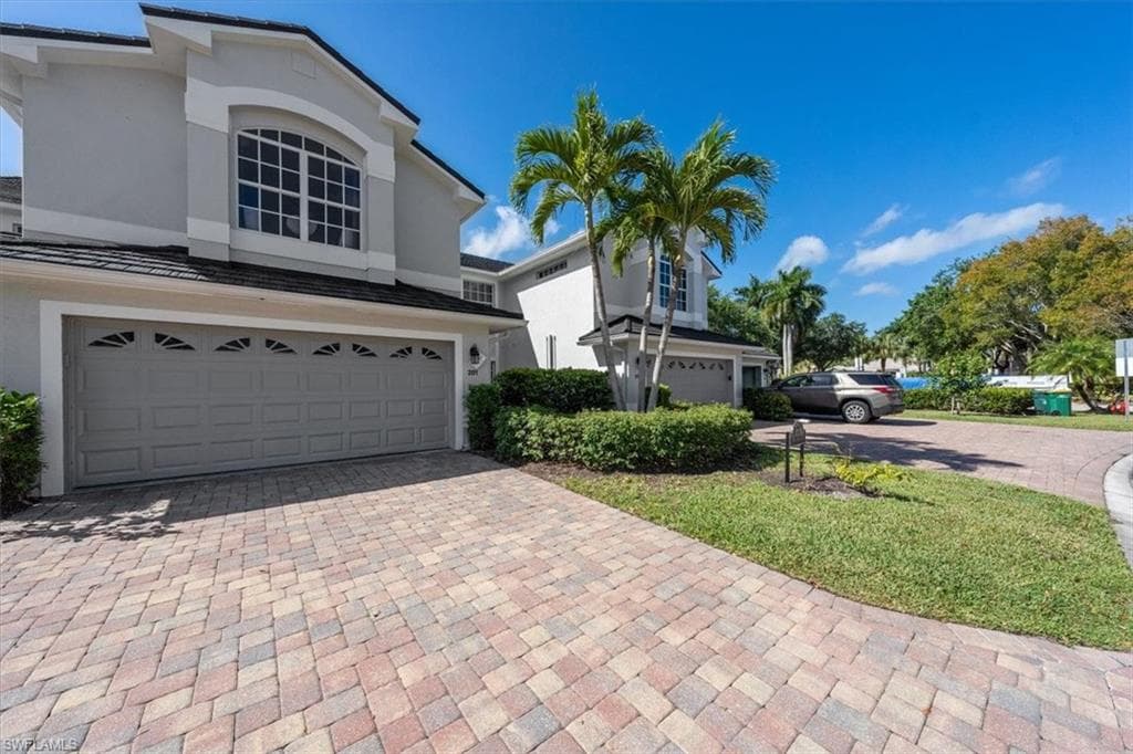 5866 Three Iron DR 2-201 NAPLES, FL 34110