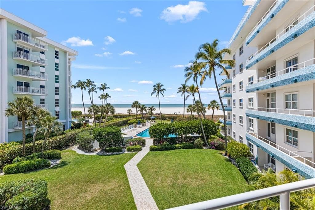 220 Seaview CT 312 MARCO ISLAND, FL 34145