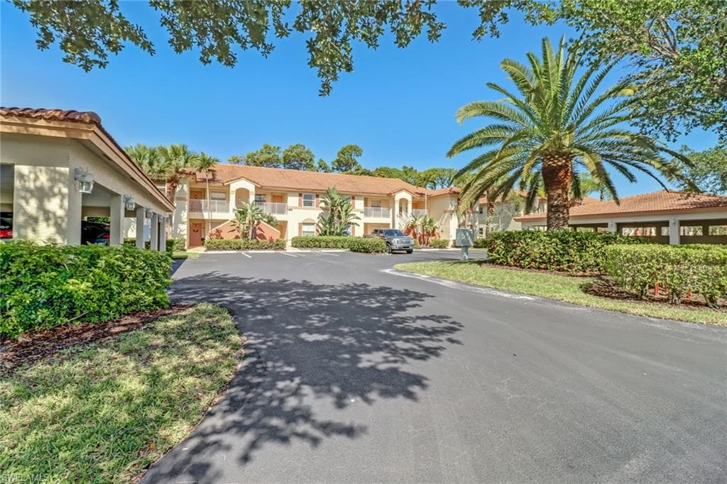 6625 Huntington Lakes CIR 202 NAPLES, FL 34119