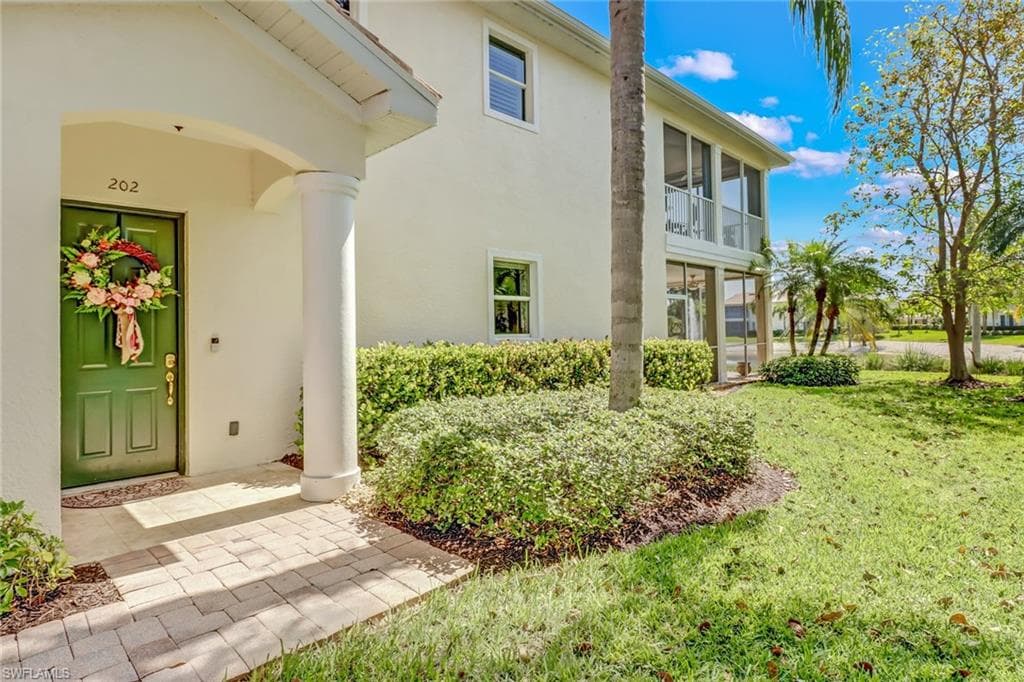 28648 San Lucas LN 202 BONITA SPRINGS, FL 34135