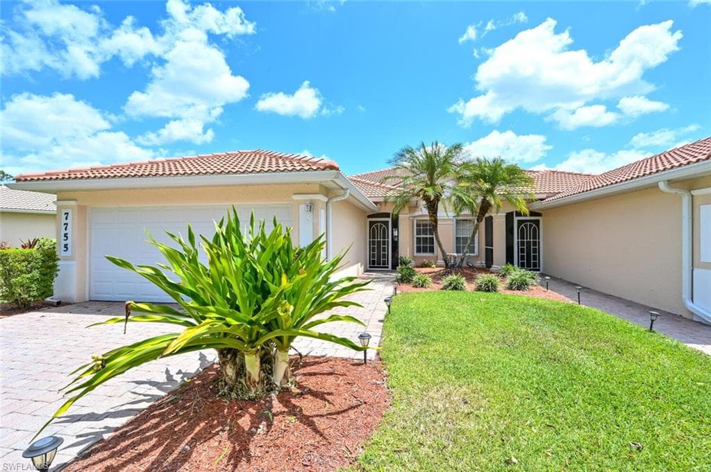 7755 Berkshire Pines DR NAPLES, FL 34104