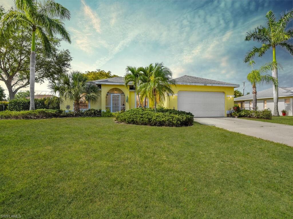 612 SE 17th TER CAPE CORAL, FL 33990