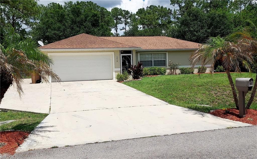 1016 Maple AVE N LEHIGH ACRES, FL 33972
