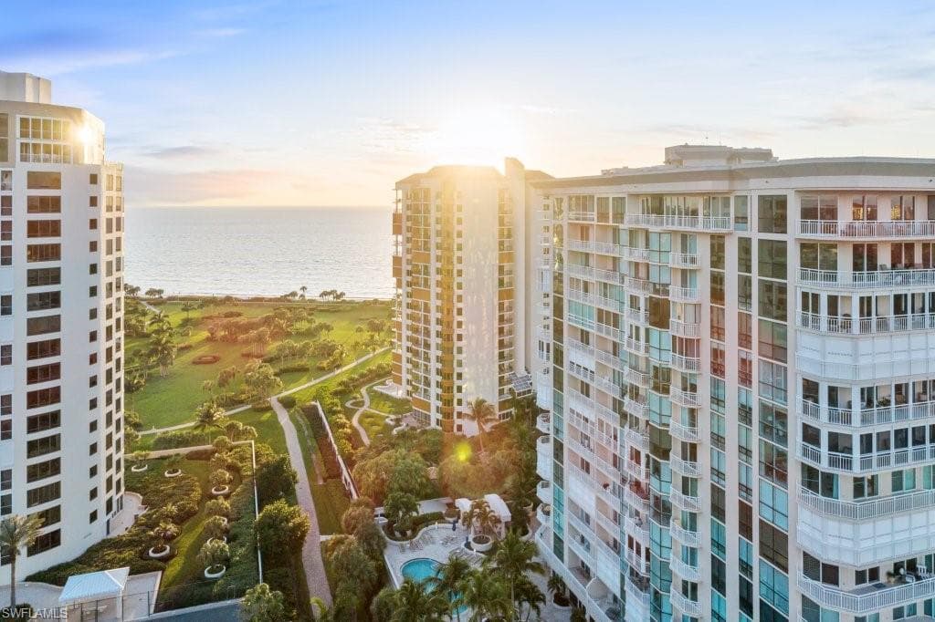 4255 Gulf Shore BLVD N 207 NAPLES, FL 34103