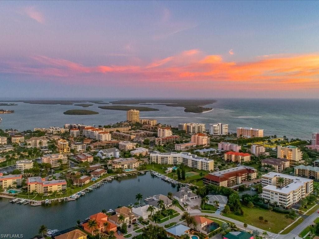 1011 Swallow AVE 108 MARCO ISLAND, FL 34145