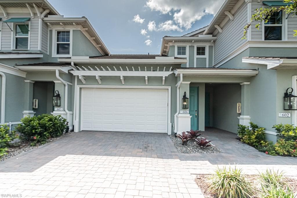 2327 Sawyers Hill RD 606 NAPLES, FL 34120