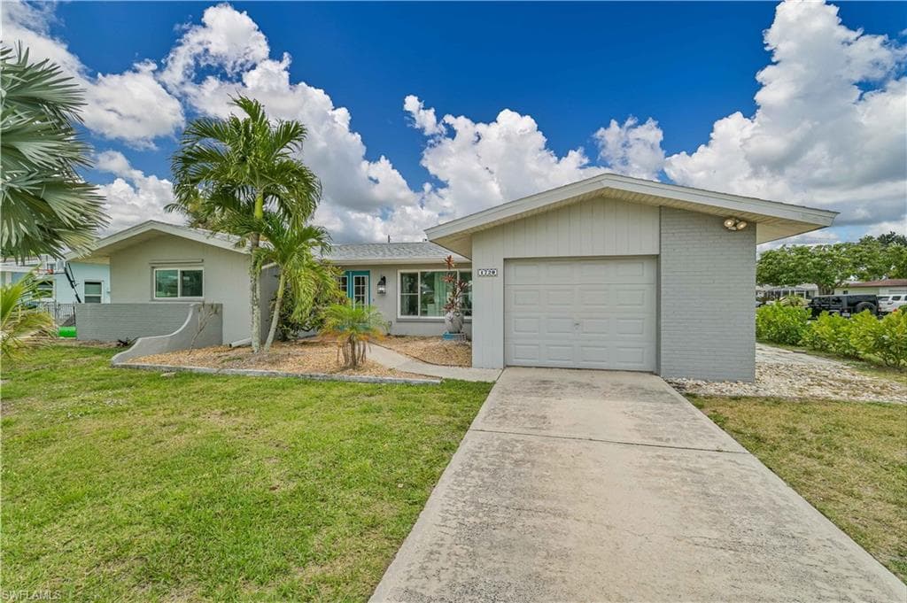 1720 Cornwallis PKY CAPE CORAL, FL 33904