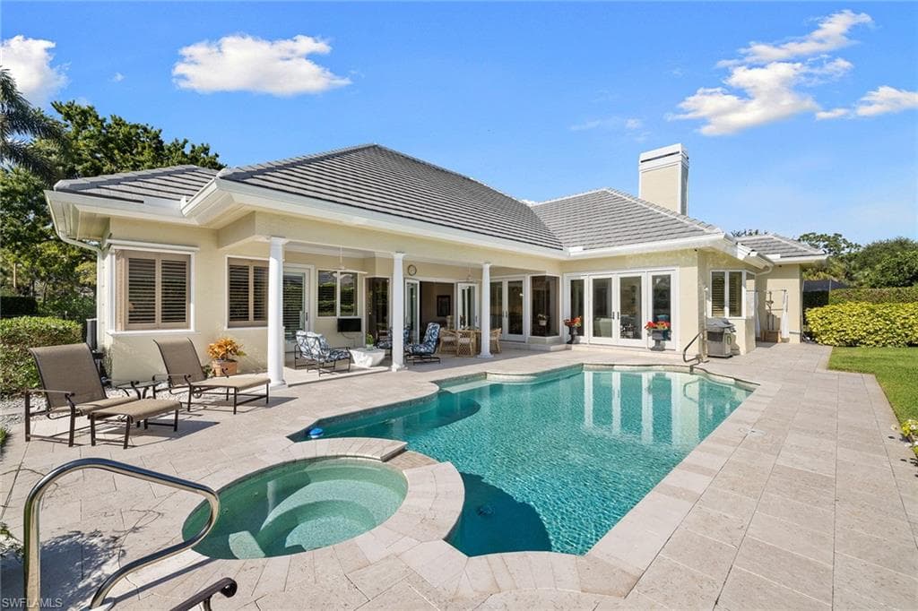 800 Shadow Lake LN NAPLES, FL 34108