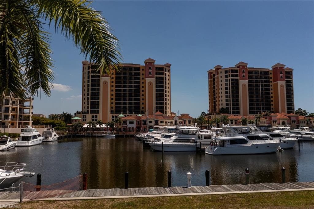 5793 Cape Harbour DR 811 CAPE CORAL, FL 33914