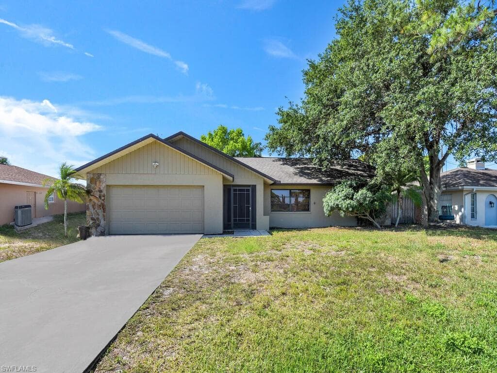 8032 New Jersey BLVD FORT MYERS, FL 33967