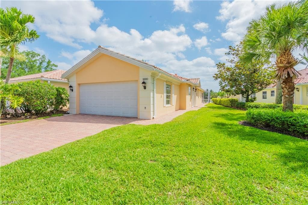 3680 Yakobi LN NAPLES, FL 34119