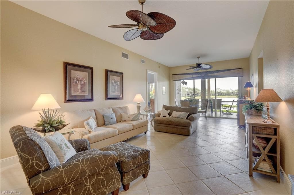 9234 Tesoro LN 3-102 NAPLES, FL 34114