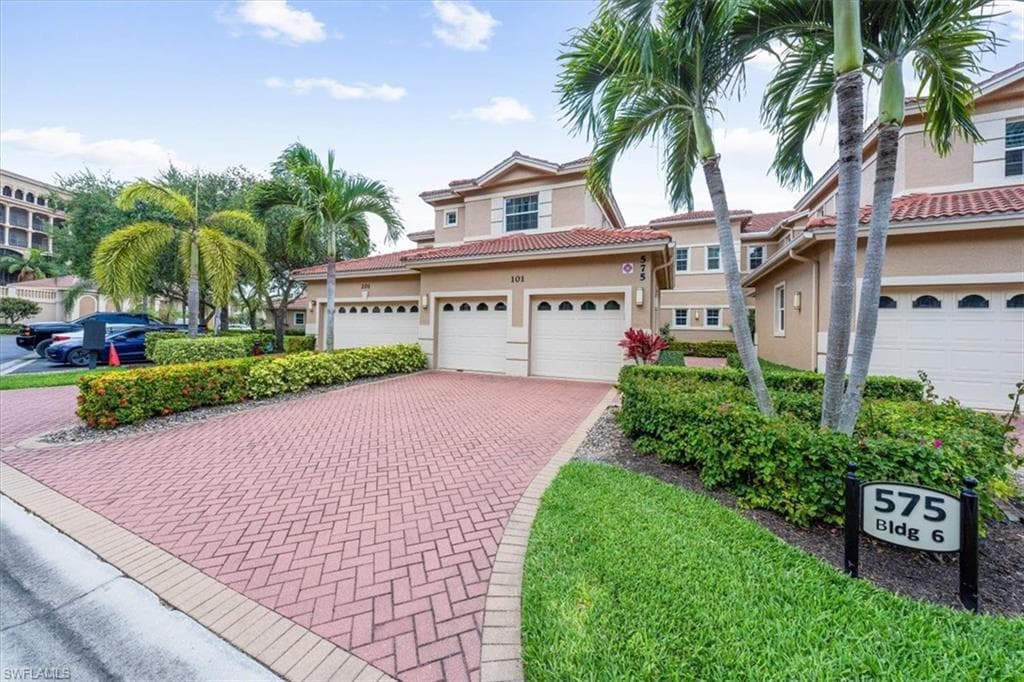 575 El Camino Real 6-101 NAPLES, FL 34119