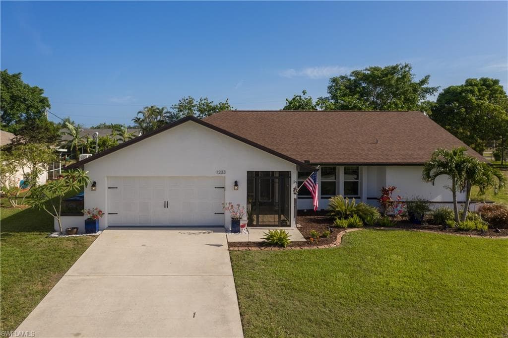 1233 SE 40th ST CAPE CORAL, FL 33904