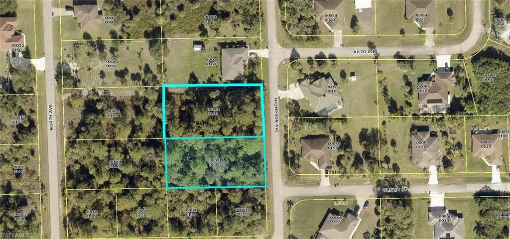805 Thompson AVE LEHIGH ACRES, FL 33972
