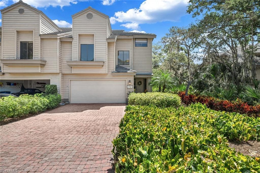 27107 Oakwood Lake DR BONITA SPRINGS, FL 34134