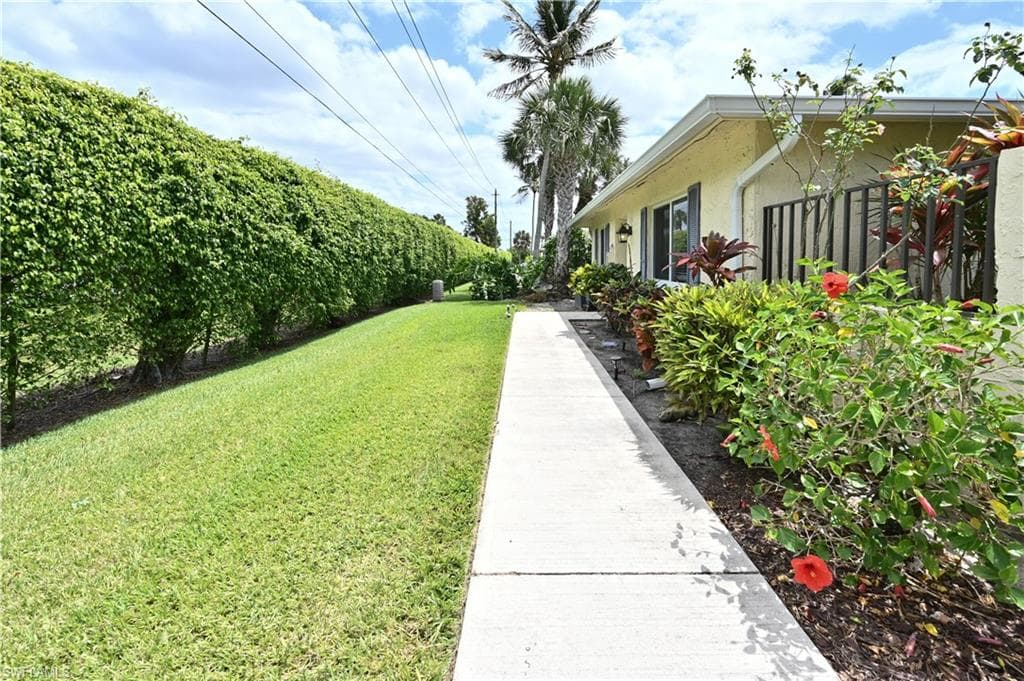 95 Glades BLVD 1643 NAPLES, FL 34112