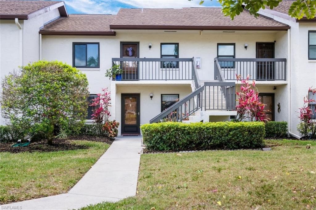 9295 Lake Park DR P-103 FORT MYERS, FL 33919