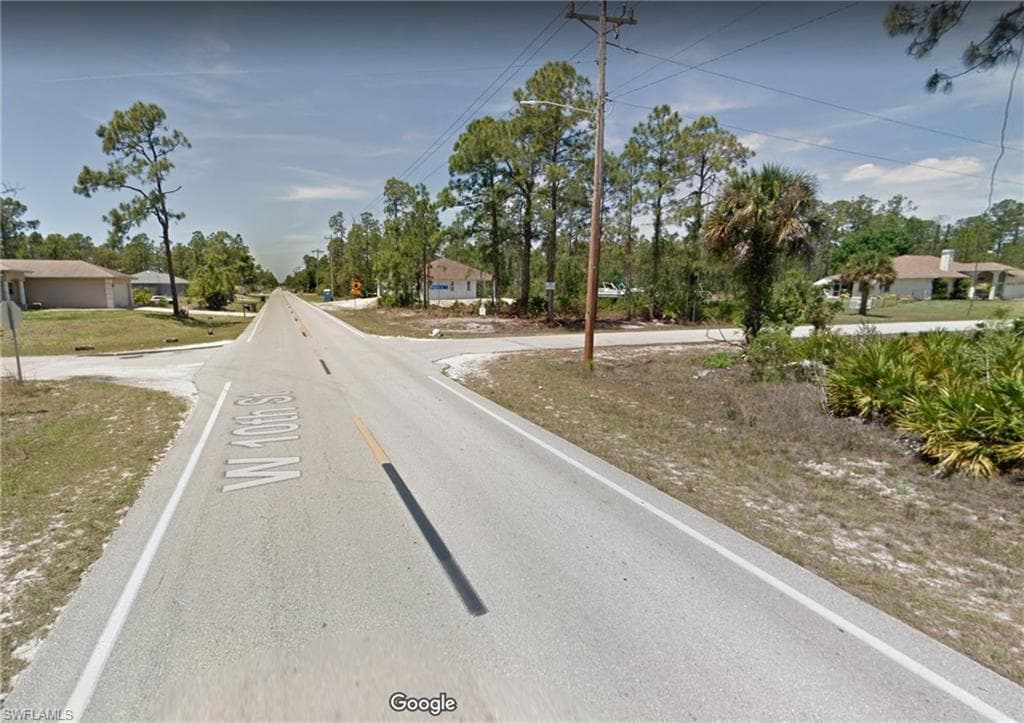 904 10th ST LEHIGH ACRES, FL 33972