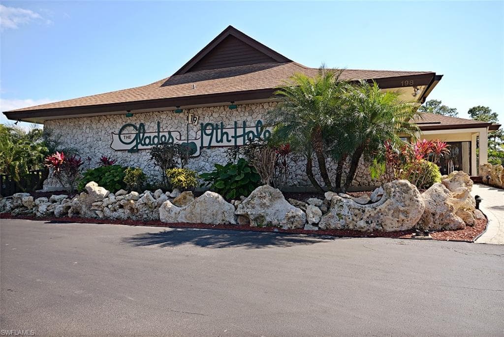 195 HARRISON RD 4 NAPLES, FL 34112