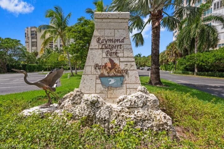 3930 Belair LN 105 NAPLES, FL 34103