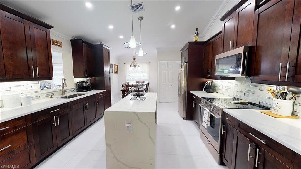 491 39th AVE NE NAPLES, FL 34120