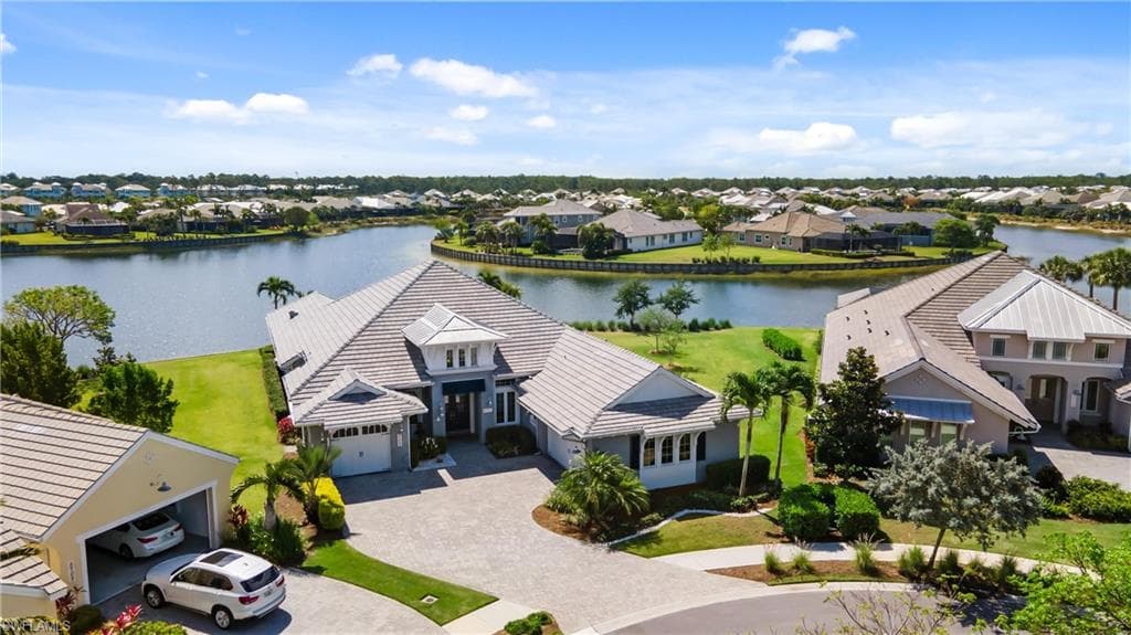 5706 Clarendon DR NAPLES, FL 34113