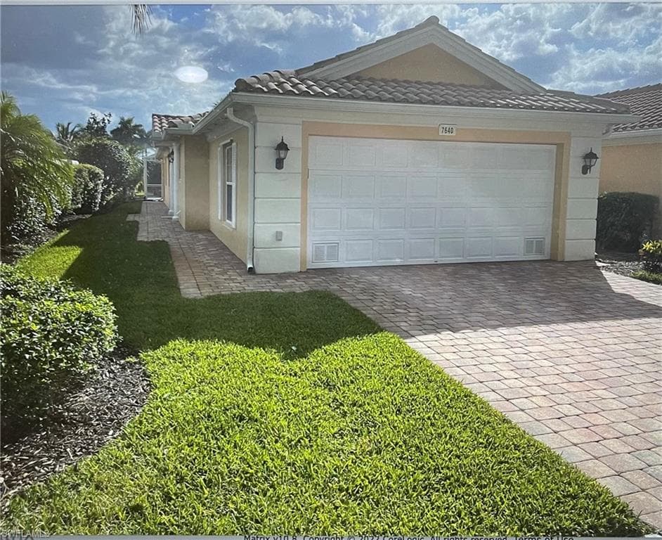7640 Rozzini LN NAPLES, FL 34114