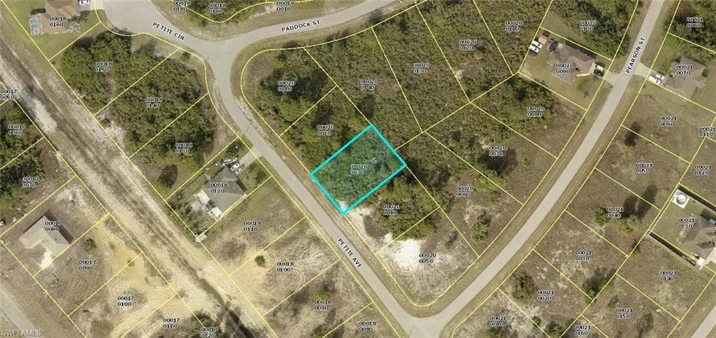 311 Petite AVE LEHIGH ACRES, FL 33974