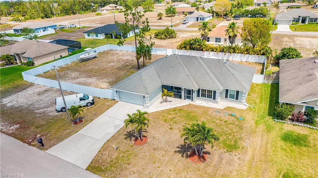 2203 34th ST CAPE CORAL, FL 33909