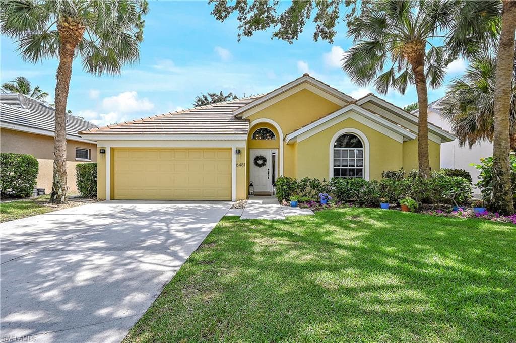 6481 Autumn Woods BLVD NAPLES, FL 34109