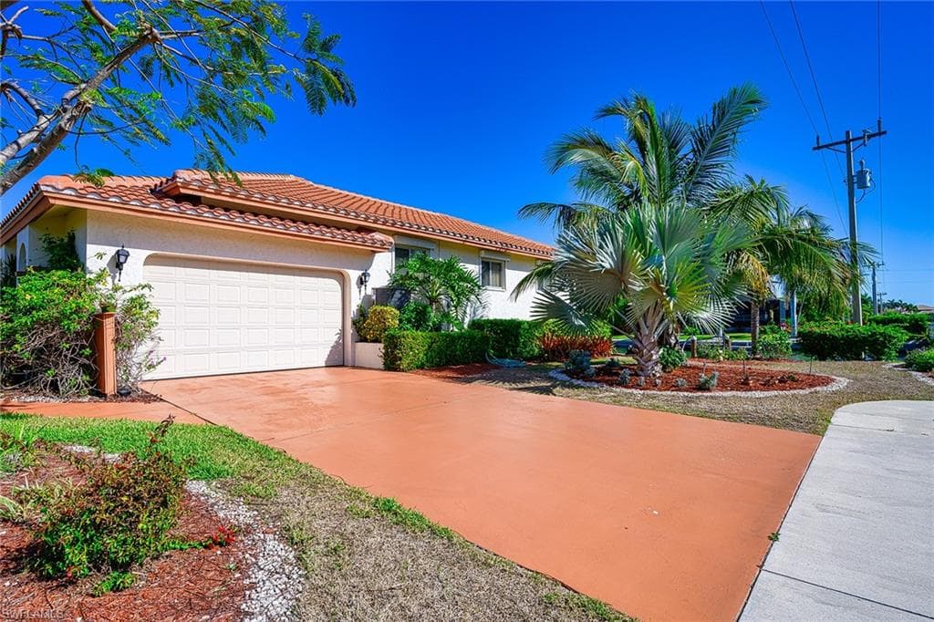 549 Spinnaker DR MARCO ISLAND, FL 34145
