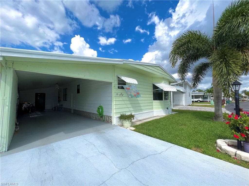 35 Aquamarine AVE 35-Q NAPLES, FL 34114