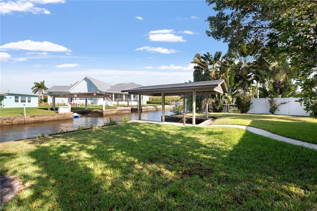 1160 Christopher CT NAPLES, FL 34104